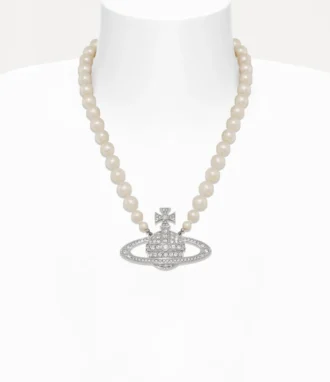 Man. Bas Relief Pearl Halskette