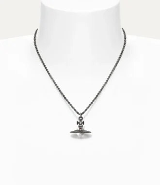 Neue Halskette mit kleinem Orb-Anhänger