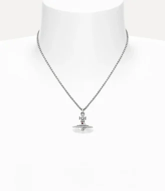 Neue Halskette mit kleinem Orb-Anhänger