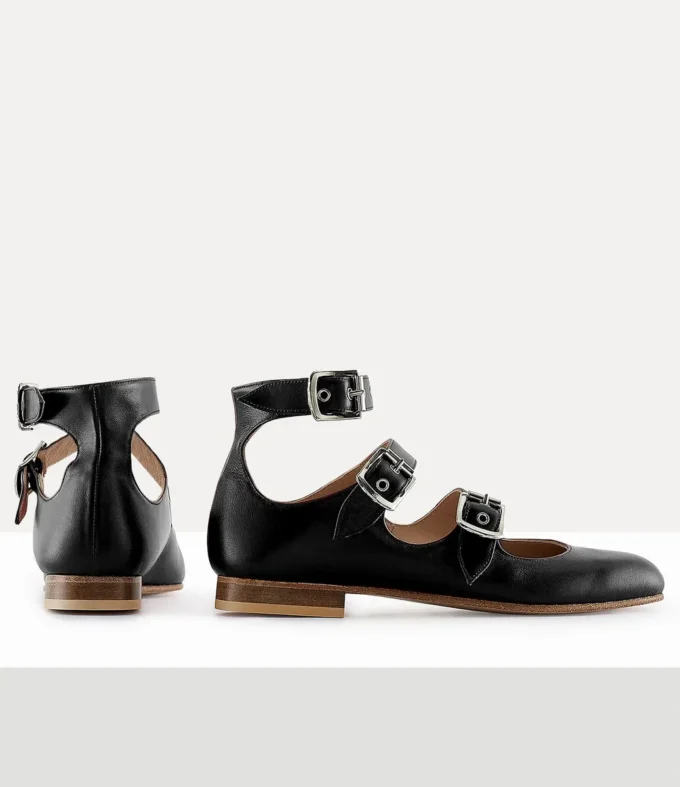 Römische Sandalen mit drei Riemen